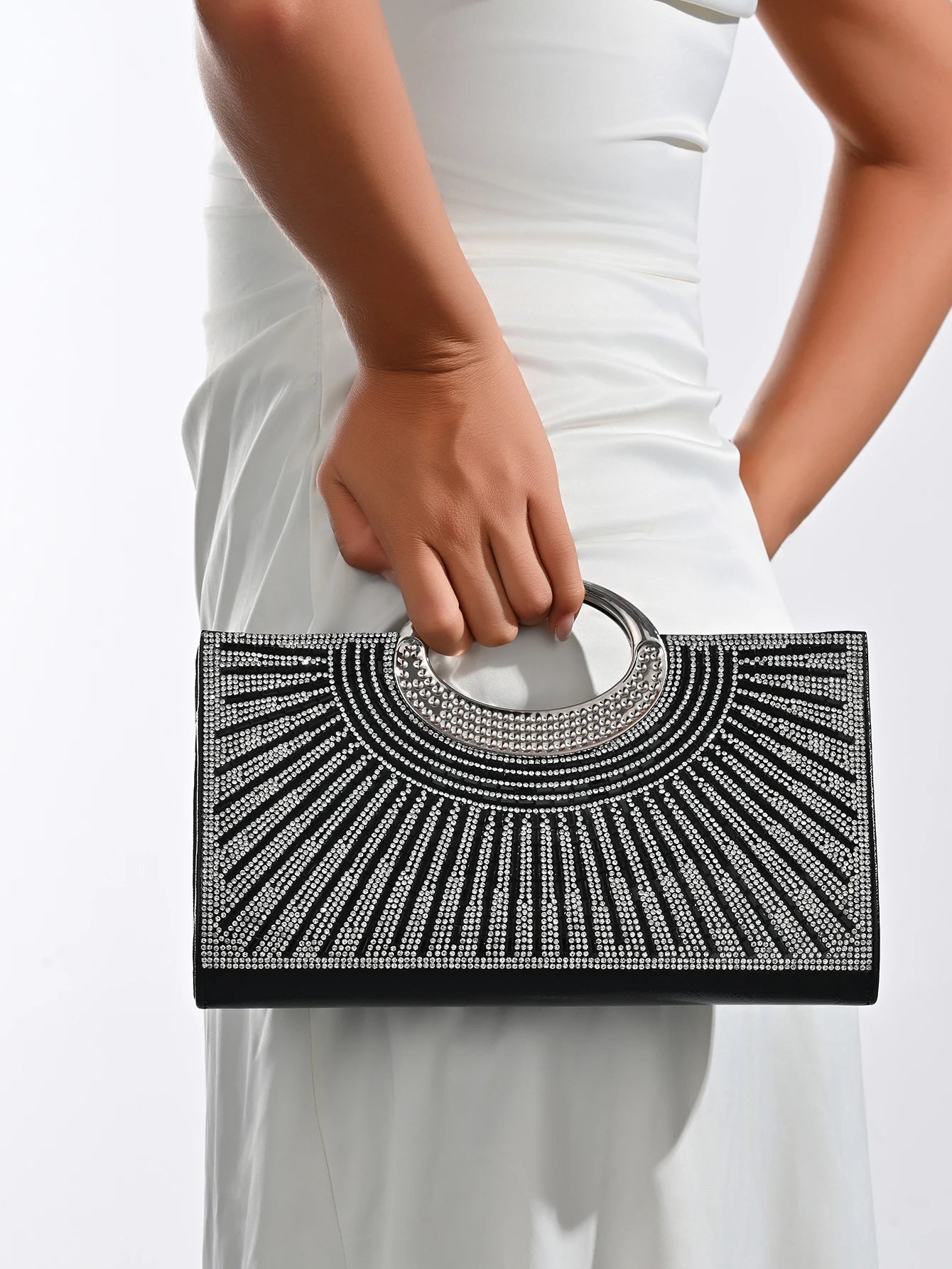 Women's Dinner Bag, European and American Retro Big Ring Clutch, Advanced Texture Diamond Flash Bridal Dinner Bag