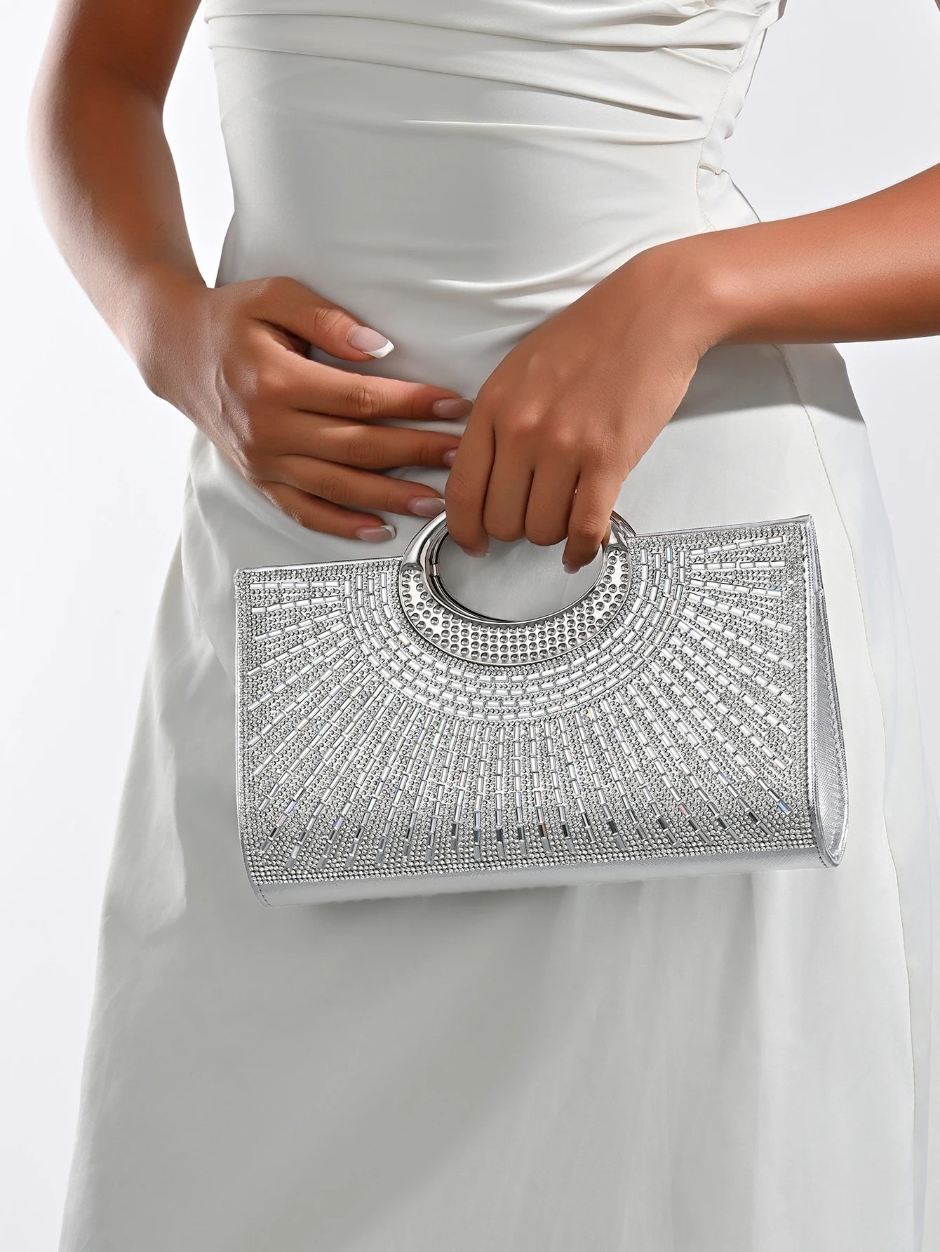 Women's Dinner Bag, European and American Retro Big Ring Clutch, Advanced Texture Diamond Flash Bridal Dinner Bag