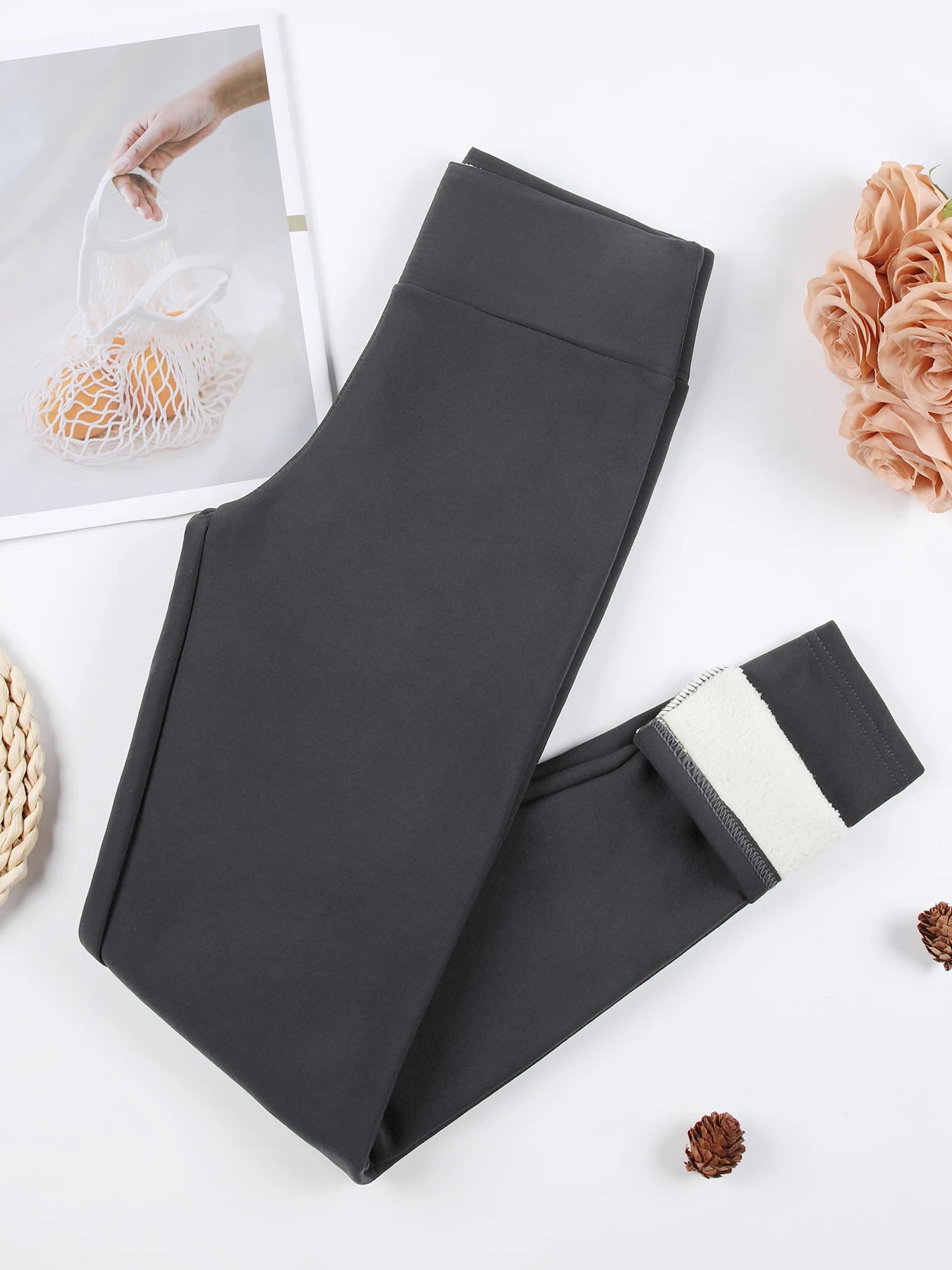 Women's Velvet High Waist Leggings Winter Thermal Thick Warm Stretchy Pants Cold-Resistant Slim Fit Comfortable Trousers